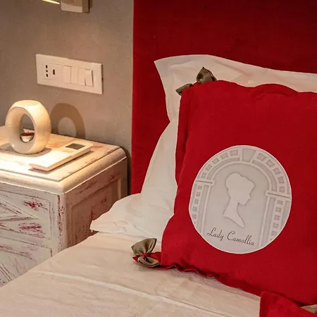 Lady Camollia * Siena